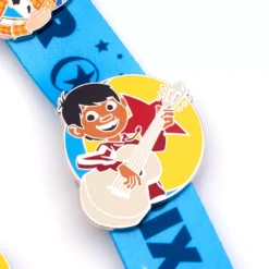Disney Store Ensemble Pin's Et Tour De Cou Pixar -Disney Soldes Boutique 466042753869 5